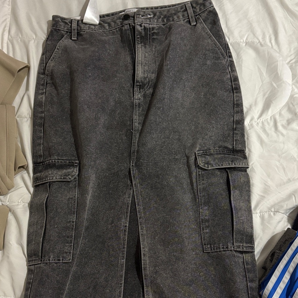 love, Fire Gray Midi Cargo Skirt